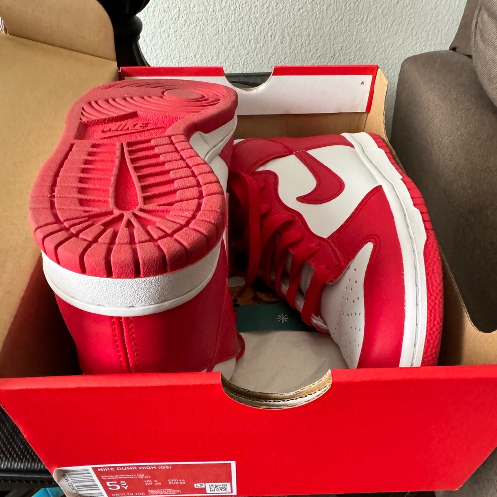 Nike dunk high. Grade school size 5.5 which is a womens 7. Worn ONCE.